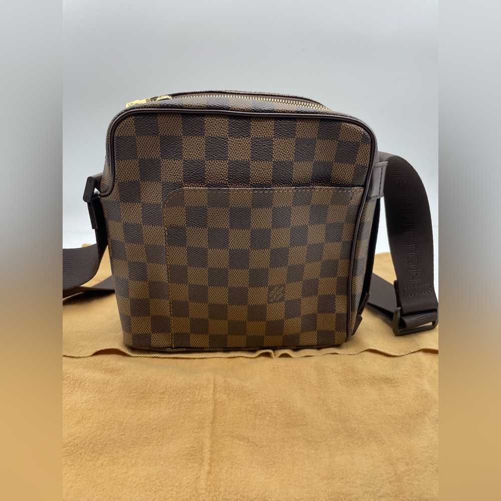 Louis Vuitton crossbody sling bag